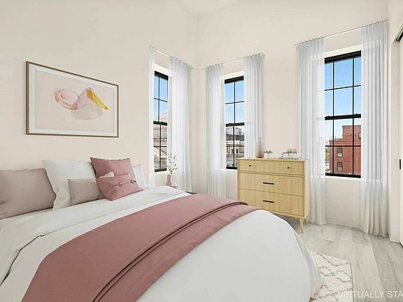 3rd image of 814 Manhattan Ave APT 3L