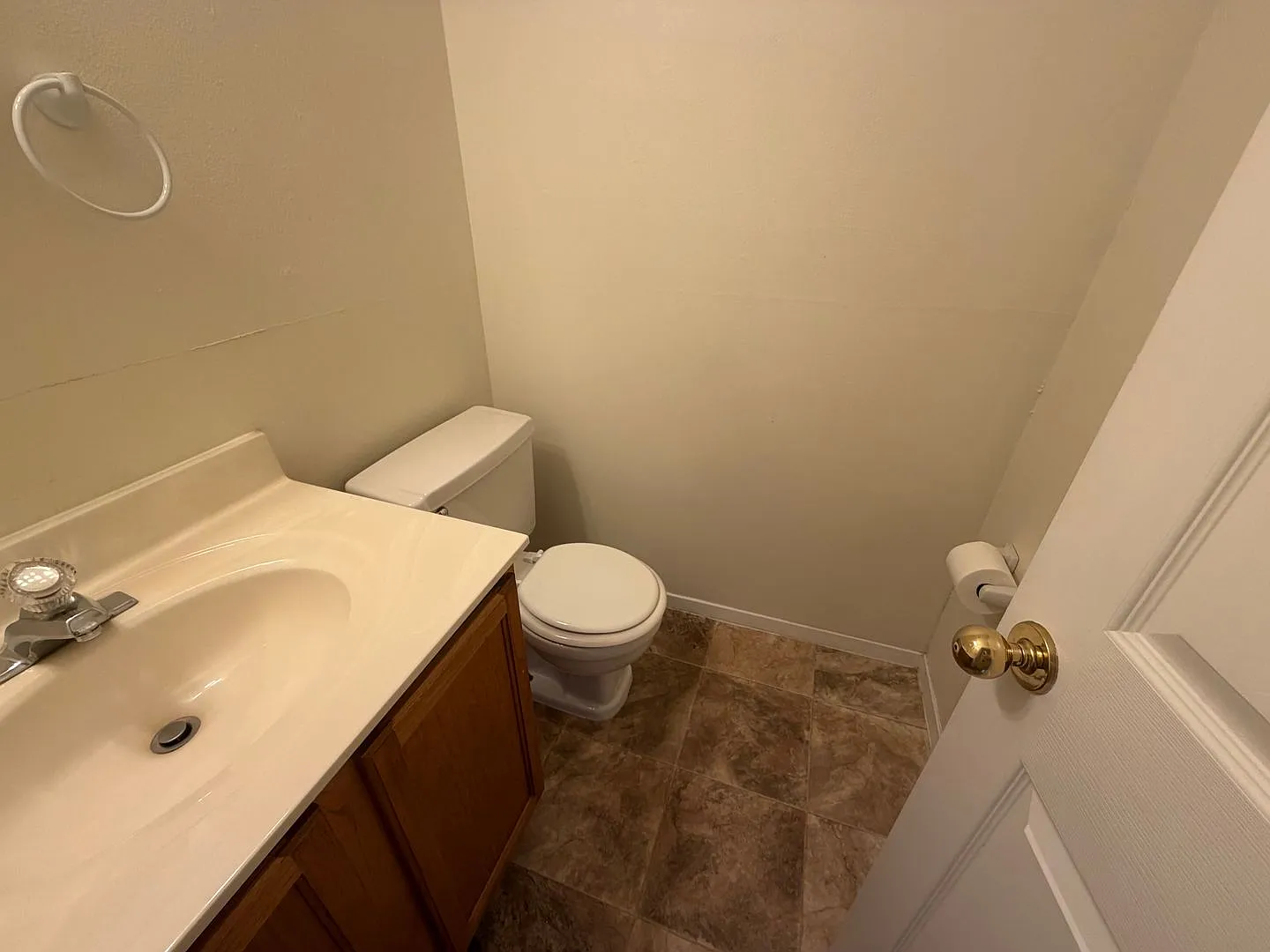 Spacious Three Story Townhome with Private Pool, Playground & Pavilion — Photo 4