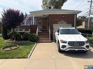100 Crescent Ave, Cliffside Park, NJ 07010