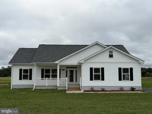 37672 Blue Crab Cir, Painter, VA 23420