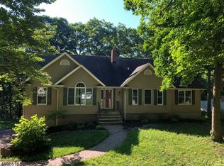 301 Darys Pl, Highland Lakes, NJ 07422