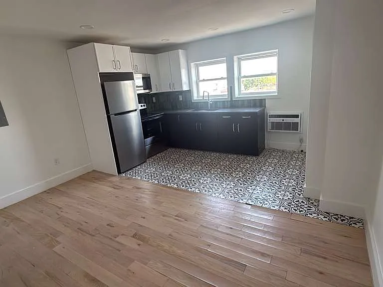 28 Providence St — Photo 21