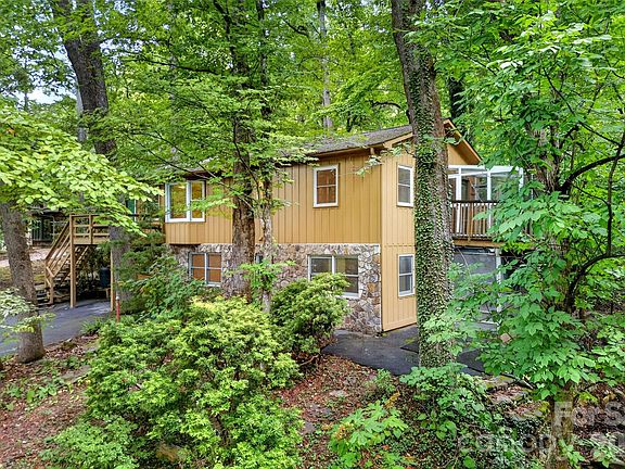 3rd image of 149 Woodland Rd