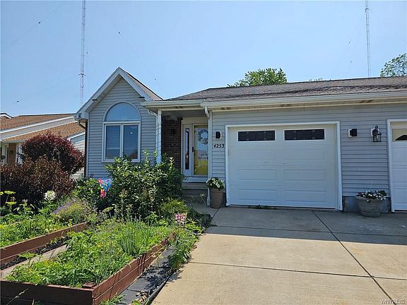 3rd image of 4253 Victorian Dr