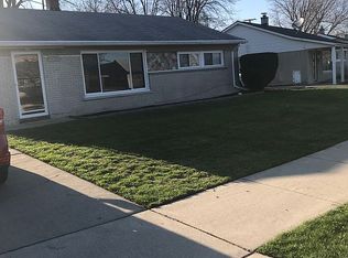 25449 Miracle Dr, Madison Heights, MI 48071