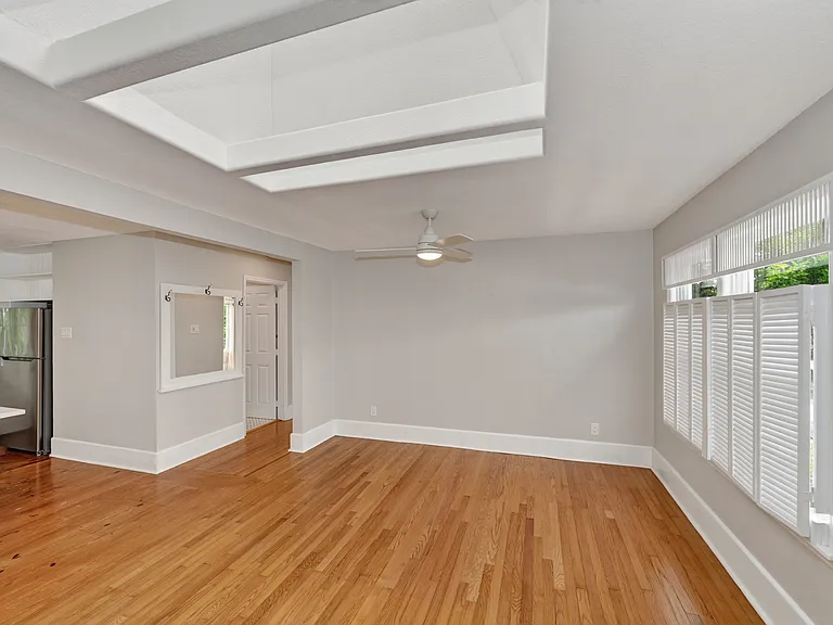 1010 Virginia Dr — Photo 3