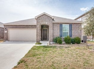 6113 Misty Breeze Dr, Fort Worth, TX 76179