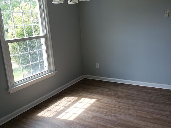 2nd image of 754 Goodard Dr
