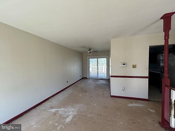 5th image of 225 Green Arbor Dr