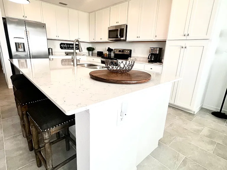 Gourmet equipped kitchen