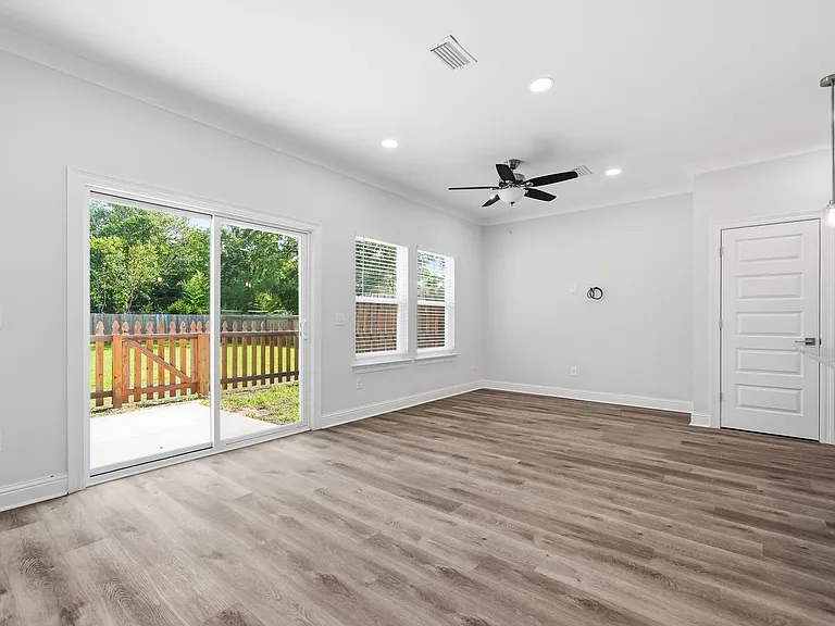 699 Woodlawn Ave NW — Photo 14