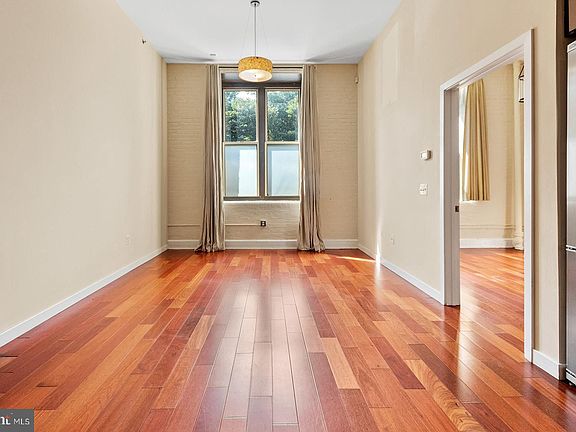 3rd image of 1201 Fitzwater St APT 105