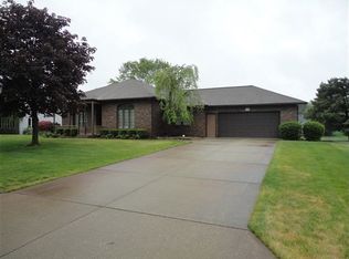 964 Bay Ridge Dr, Holland, MI 49424