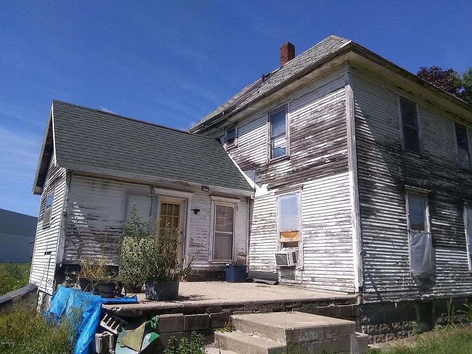 2nd image of 3704 Naomi Rd
