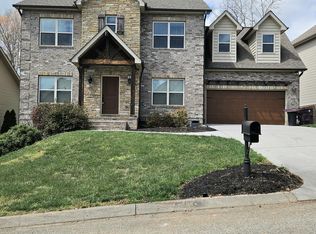 1325 Sloping Hill Ln, Knoxville, TN 37931