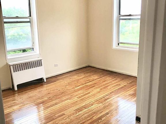 4th image of 2215 Cruger Ave APT 6A