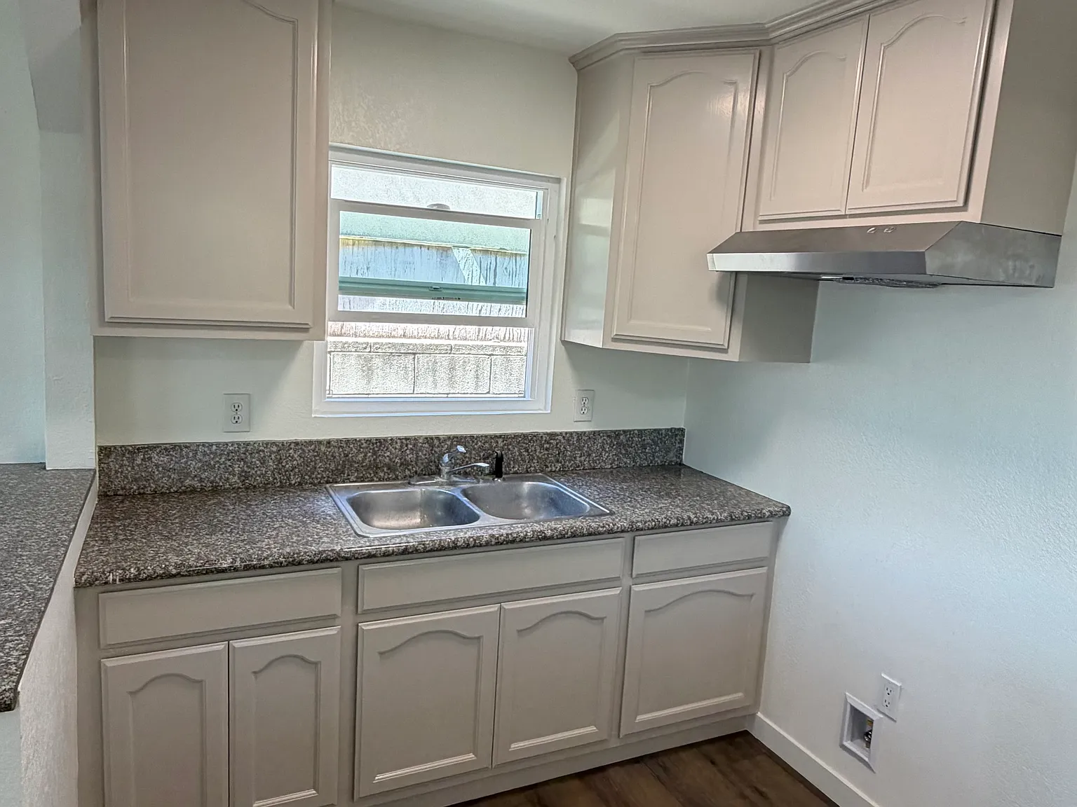 1 bed, 580 sqft, $1,950 — Photo 2