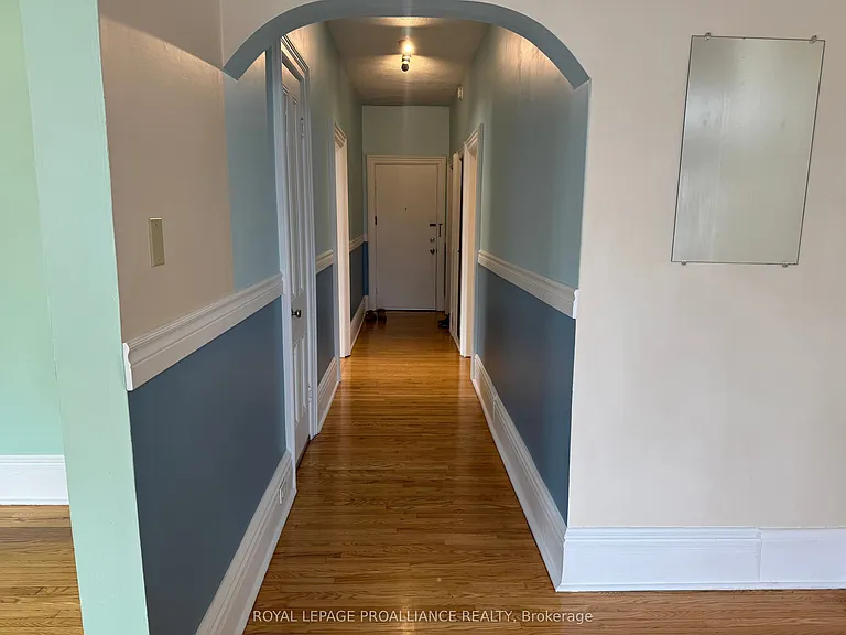 36 Sussex St N — Photo 8