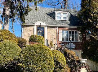 (Undisclosed Address), Jamaica, NY 11432