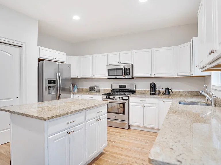 32 Gardiners Ln — Photo 15