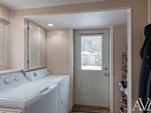 5th image of 337 Nora St SE