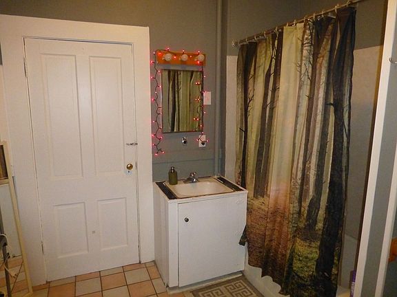 5th image of 1127 High St