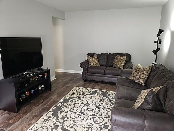 3rd image of 143 Chatham Way #143C