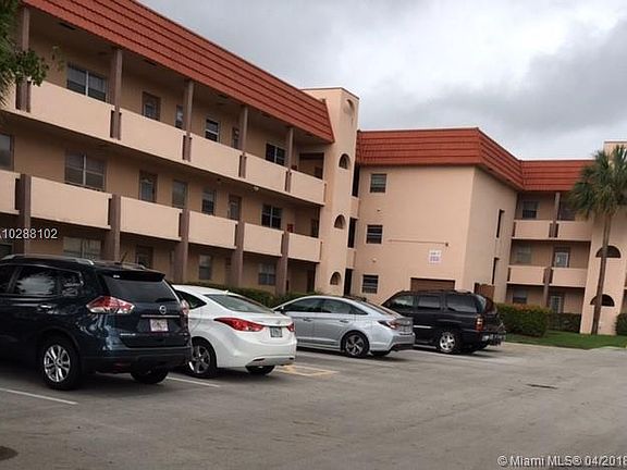 3rd image of 2931 E Sunrise Lakes Dr #308