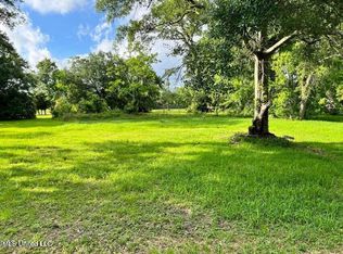 2105 Chickasaw Ave, Pascagoula, MS 39567