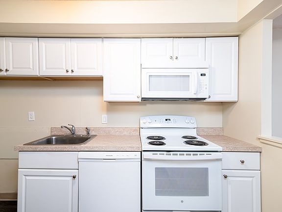 5th image of 1025 Hancock St Unit 5C