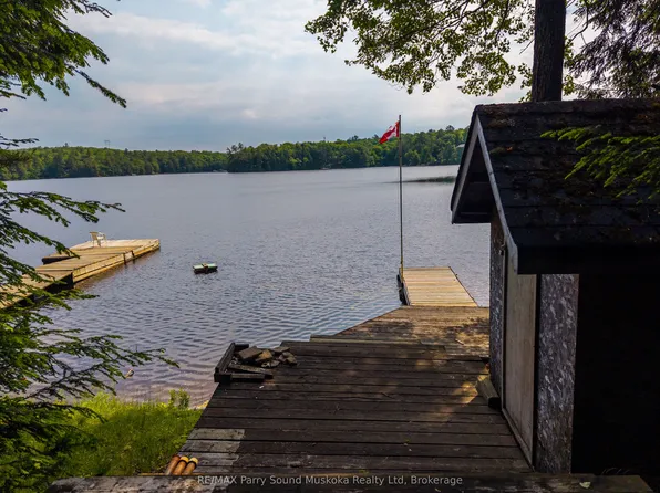 40 Loon Echo Trl, Seguin, ON P2A 2W8