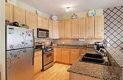 5th image of 2734 N Southport Ave