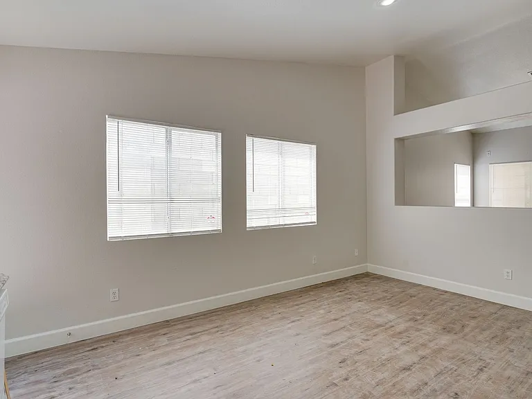9660 Crystal Ridge Rd — Photo 11