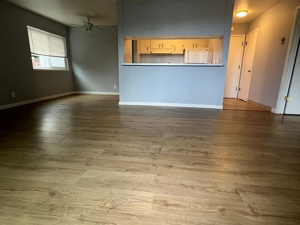 1st image of 303 Ulmer Ct #5