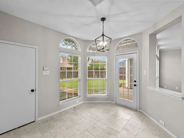 2421 Kittyhawk Dr — Photo 33