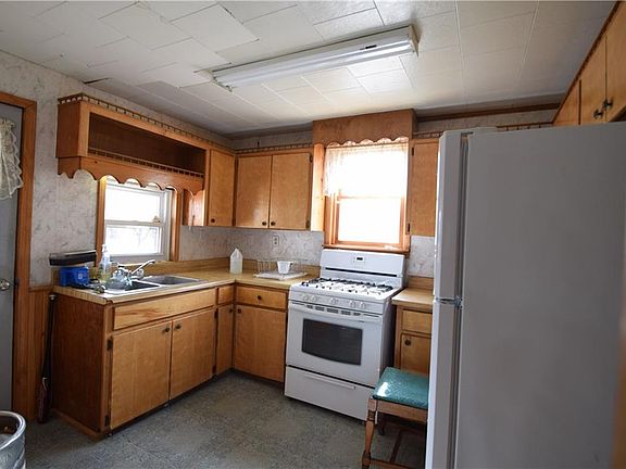 2nd image of 1004 Trenton Ave