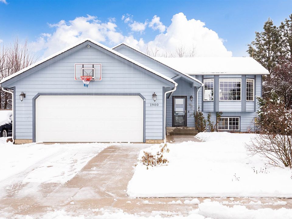 1st image of 1900 N Foxglove Ln