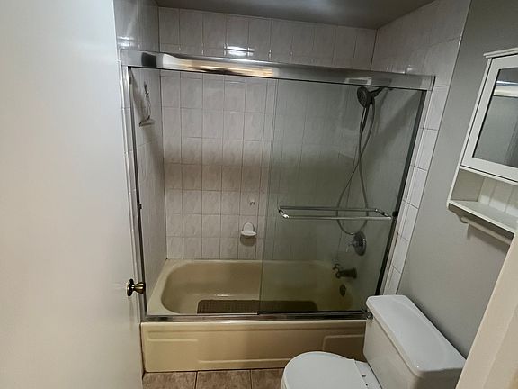 5th image of 3940 Dove St