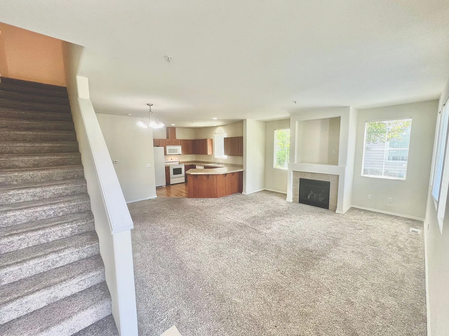 Spacious 3bd/2bath Condo In Dupont — Photo 3