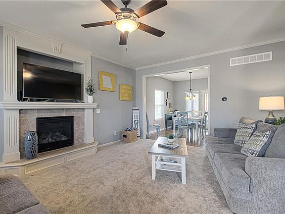 2nd image of 1905 Shirley Ct