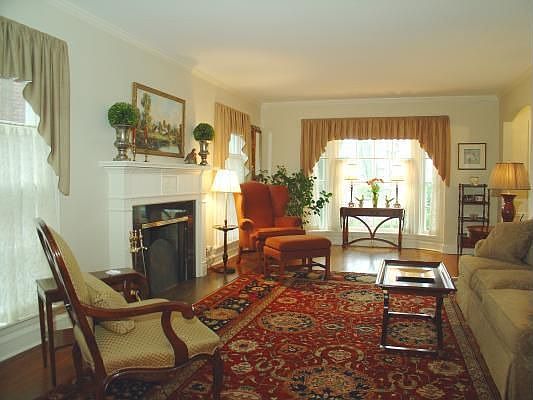 Living room with Fireplace