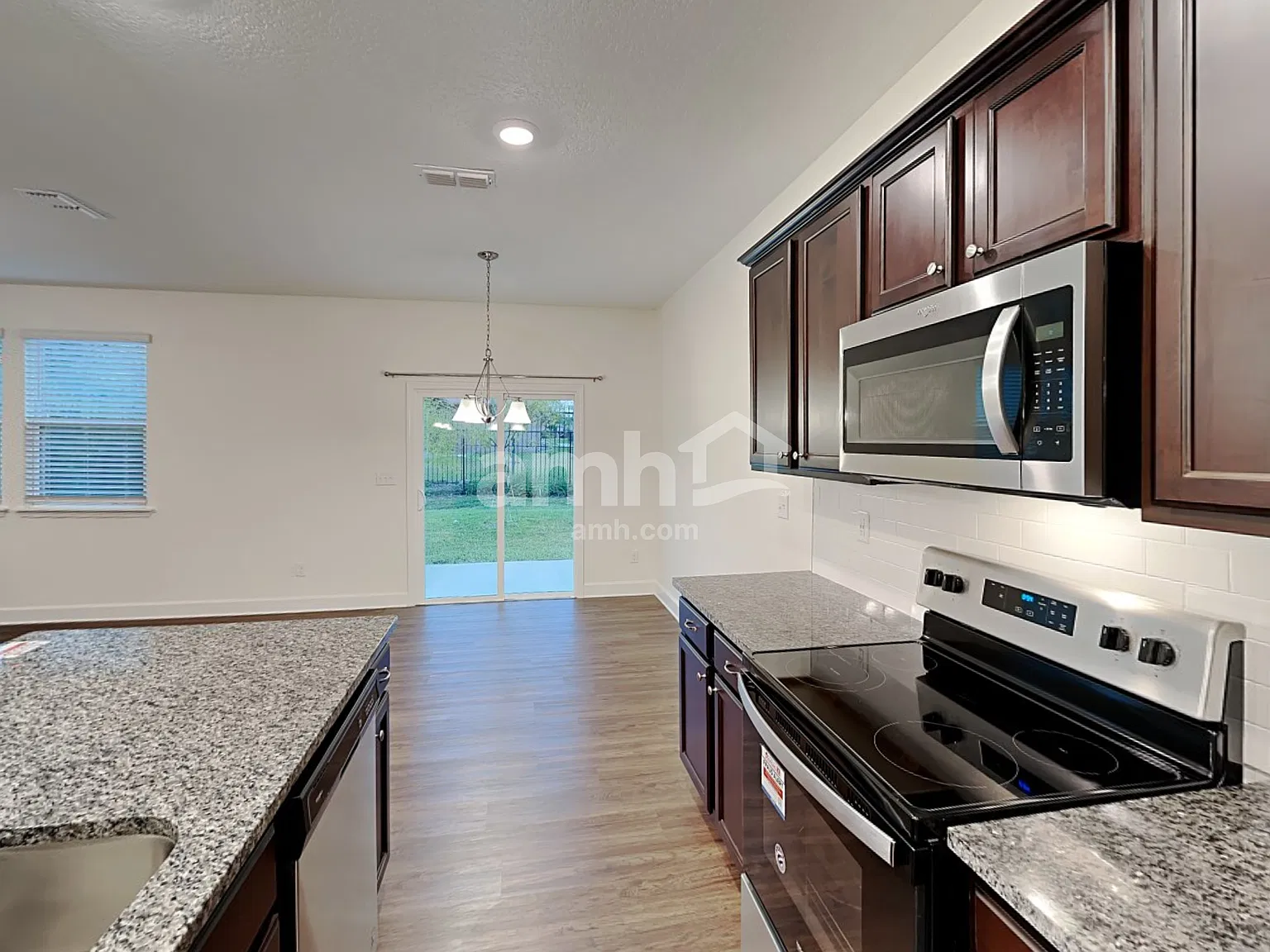 3 bed, 2.5 bath, 1838 sqft, $2,265 — Photo 3