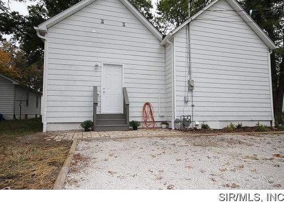 3rd image of 204 E Apple St
