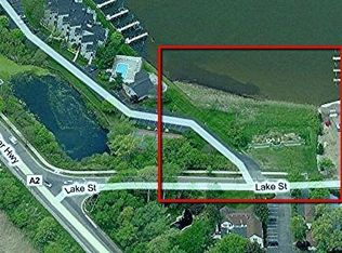 845 Lake St, Saugatuck, MI 49453