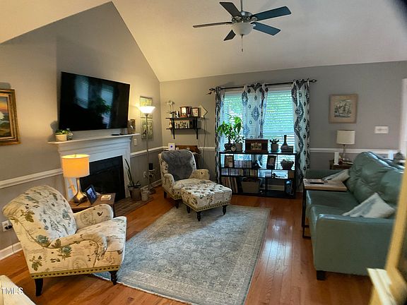 4th image of 4107 Settlement Dr