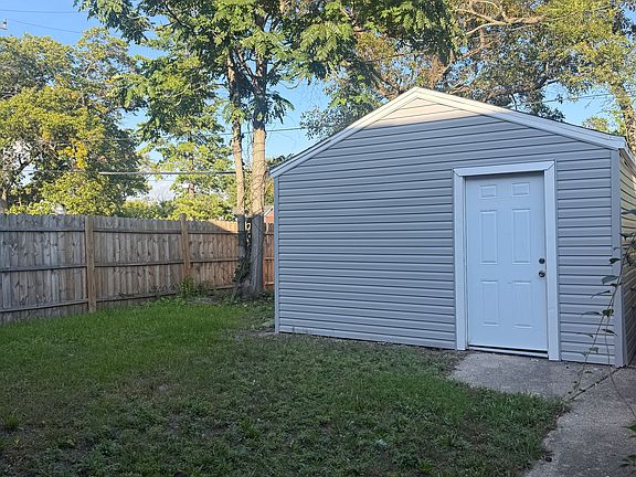 2nd image of 16218 Tuller St