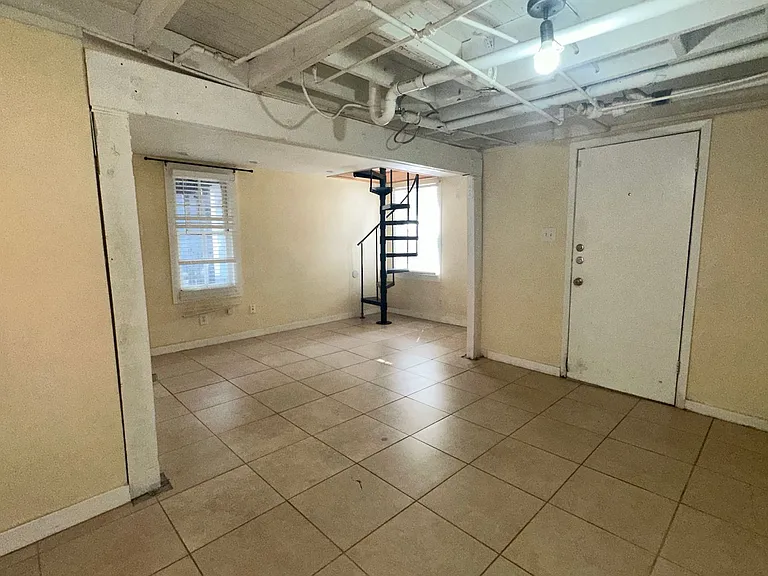 1803 Nueces St — Photo 13