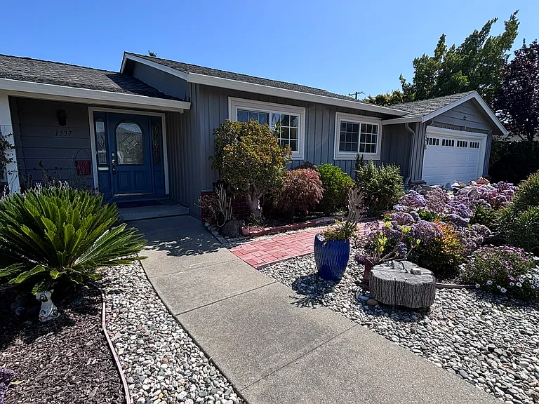 1337 Bedford St — Photo 2