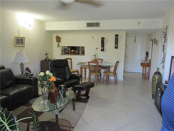 3rd image of 8005 SW 107th Ave APT 308