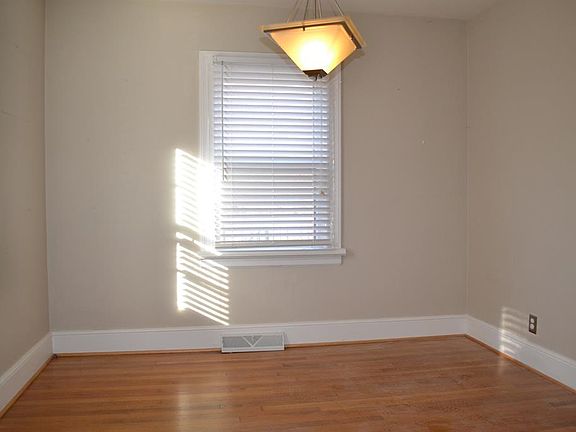 4th image of 2530 Beechwood Ln
